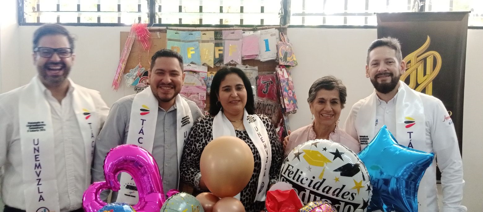 94 graduandos egresan de la UNEM en el Táchira